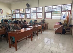 Pelatihan Menuju Prestasi: Try Out TKA mandiri Kelas IX SMPN 2 Buduran