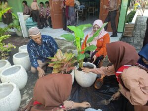 Hardiknas 2026 Beraksi, SMPN 2 Buduran Wujudkan Sekolah Asri dan Inspiratif