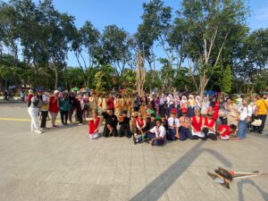 SMP Negeri 2 Buduran Meriahkan Car Free Day Sidoarjo dengan Kreasi Seni Peserta Didik