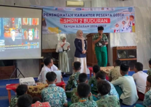 Cerdas Bermedia Sosial, BLSDM Komdigi Beri Penyuluhan Literasi Digital di MPLS SMPN 2 Buduran